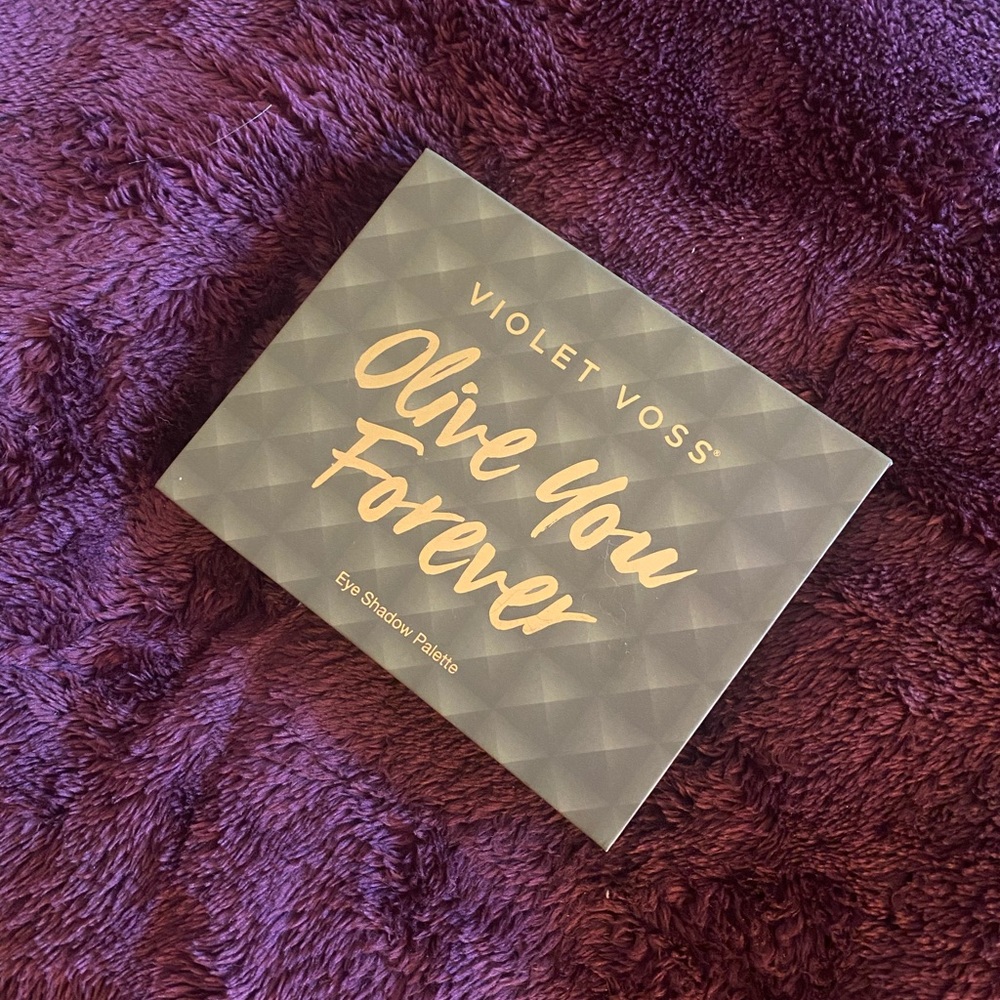 Violet Voss Olive You Forever Palette